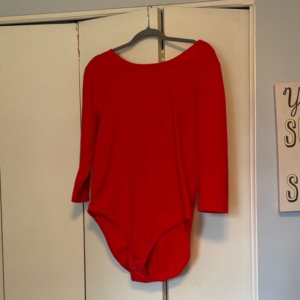 GAP Vibrant Red Fitted Stretch Tee
